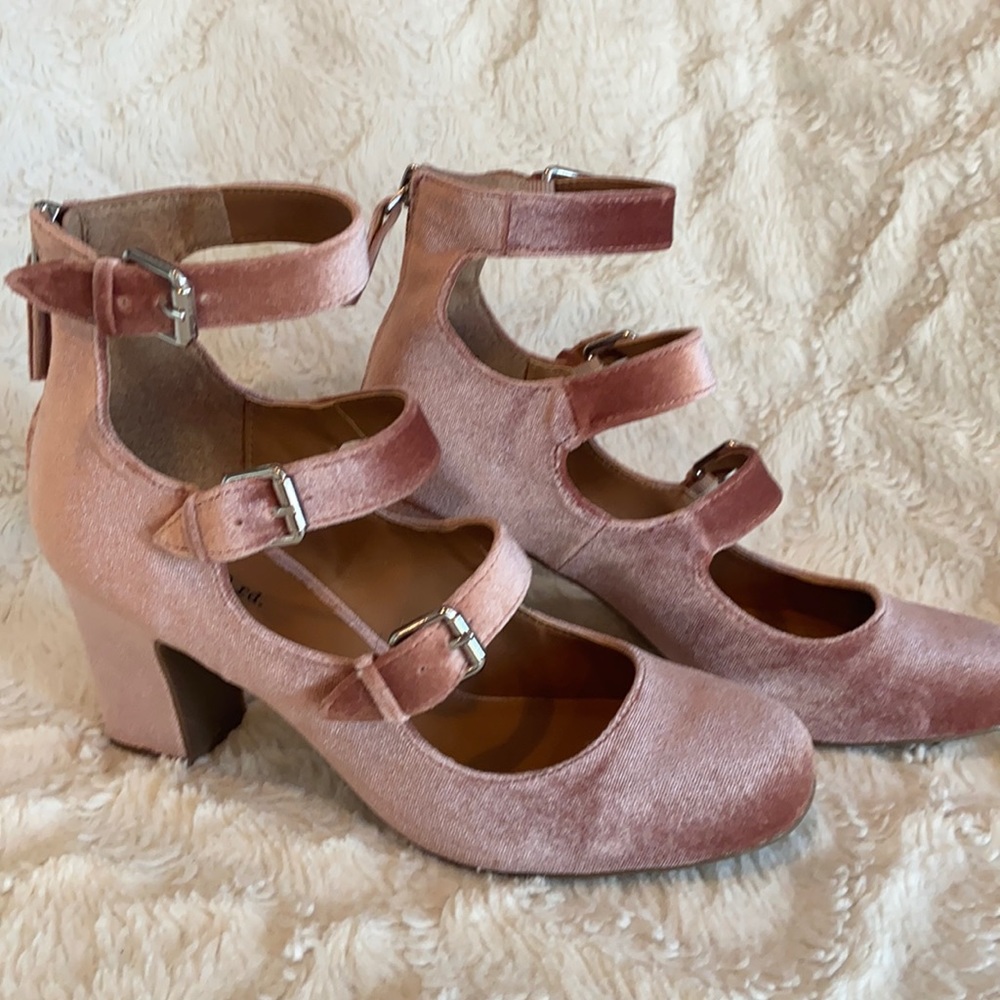Funky velvety maryjane shoes